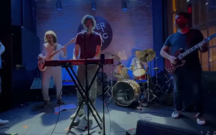 New video: Entertained (live)